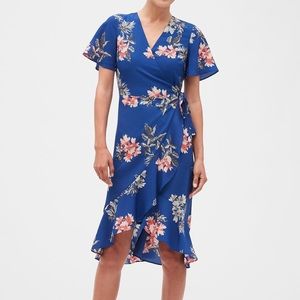 Like New Floral Banana Republic Wrap dress size 8P